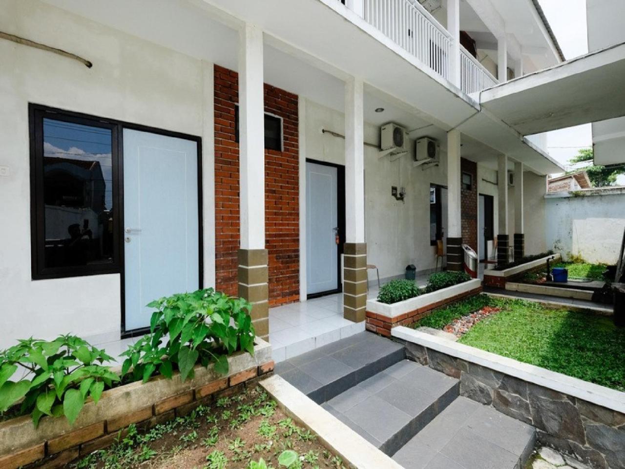Reddoorz Near Moro Mall Purwokerto Exterior photo