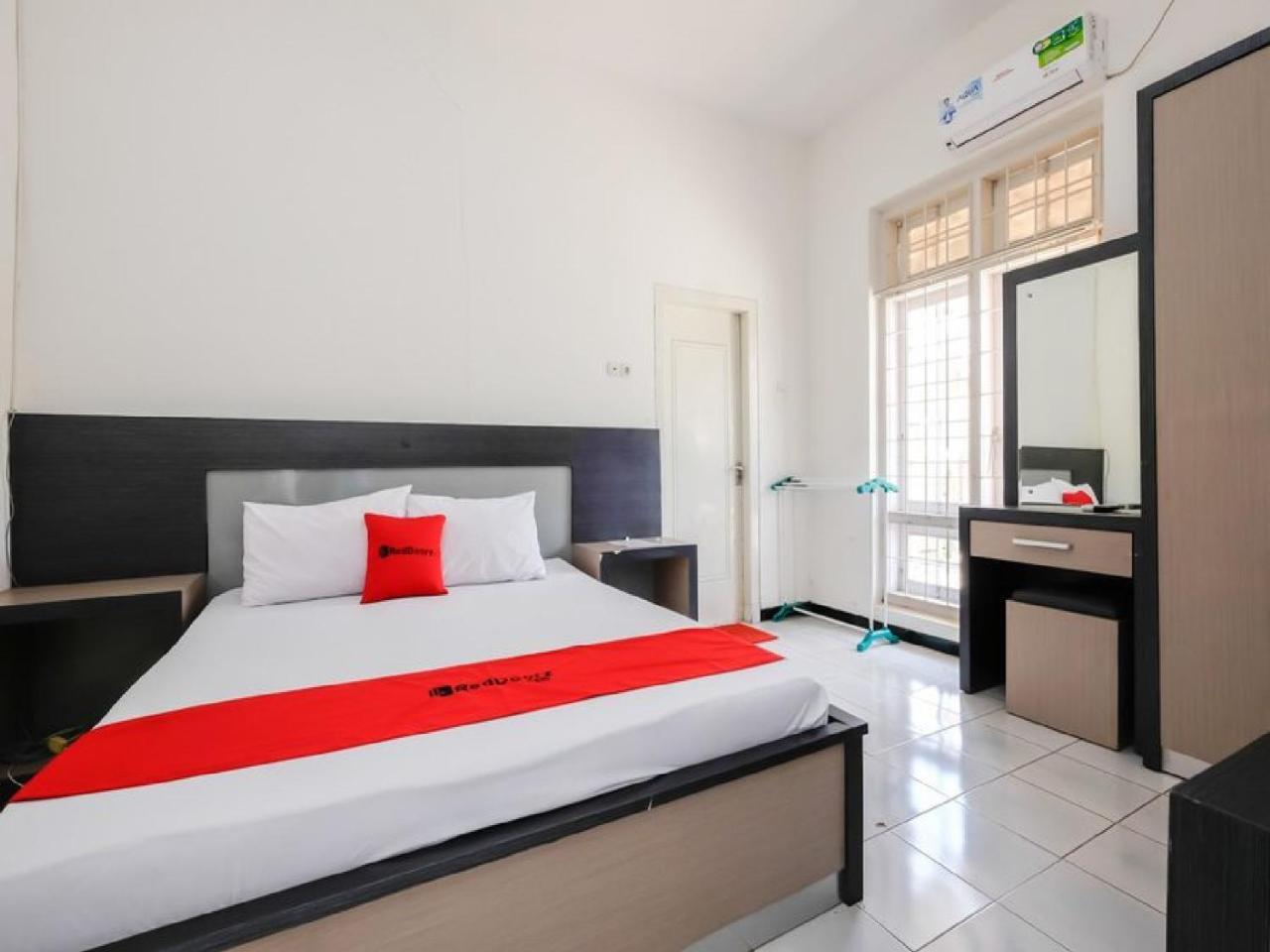 Reddoorz Near Moro Mall Purwokerto Exterior photo